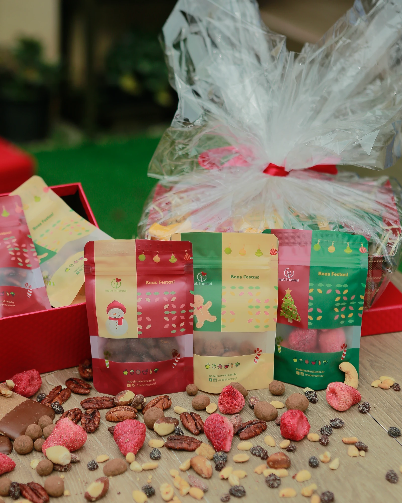 Apresentação de Natal Made in Natural com kit, produtos e embalagem para presente